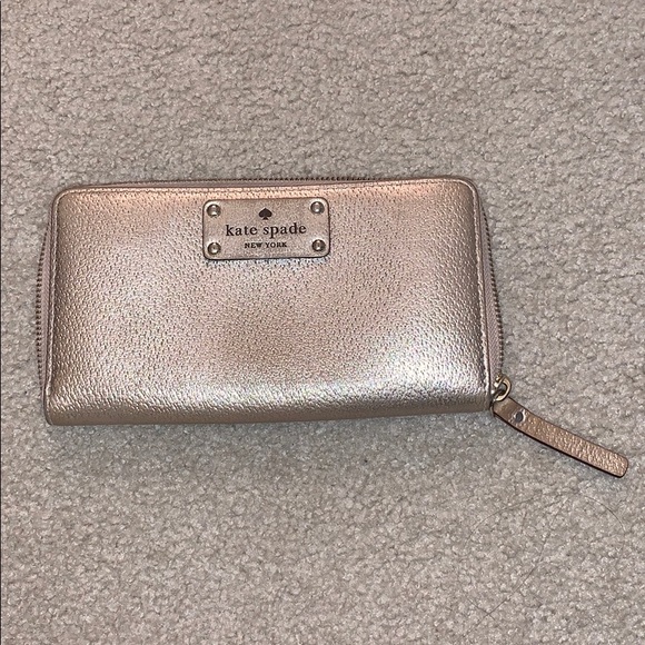 kate spade Handbags - Kate Spade | Metallic Wallet